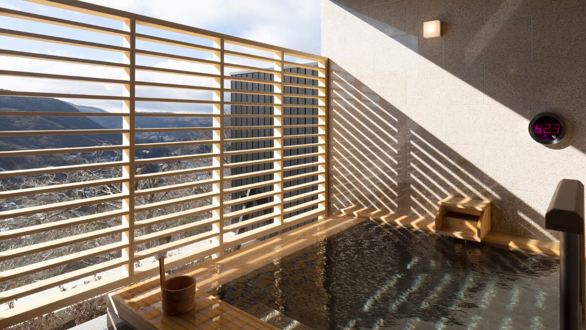 ホテル四季の館 箱根芦ノ湖の露天風呂の様子