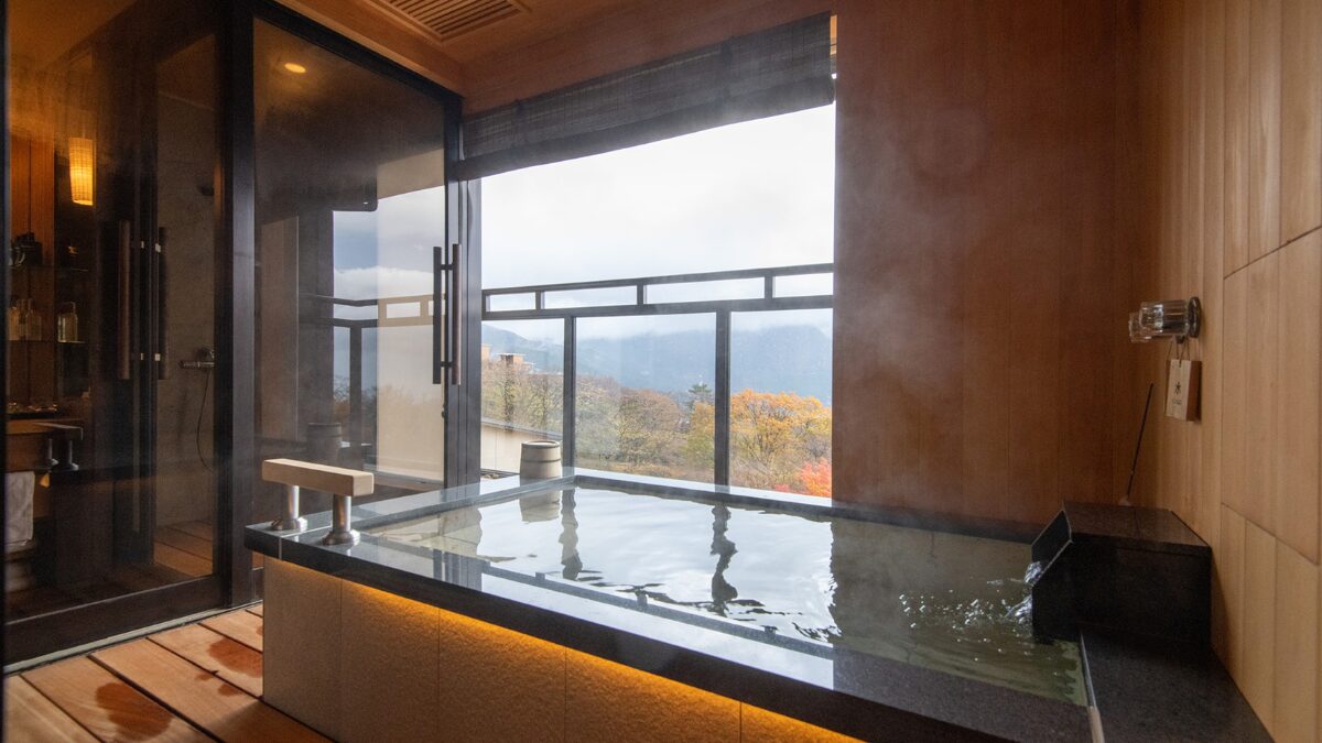 強羅花扇の露天風呂の様子