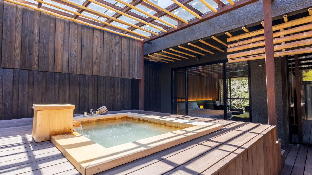 金乃竹 仙石原の露天風呂の様子