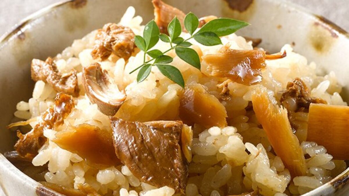 とり釜めしの写真