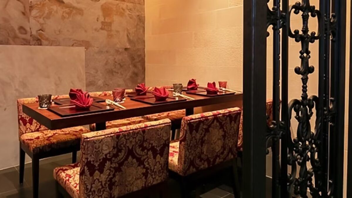 新中国料理 HARAKAWA 北新地店の店内の様子