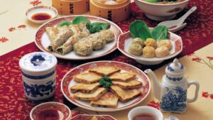 豪華な中華料理のコース画像