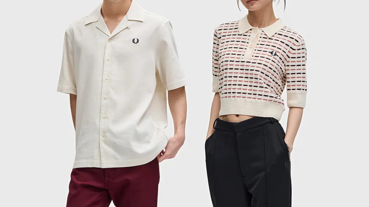フレッドペリーのポロシャツを着こなす男女モデル