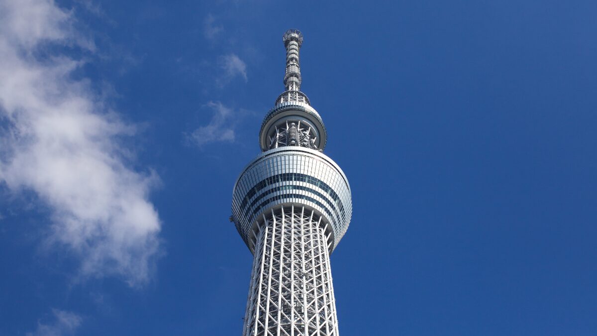 スカイツリーと青空の写真