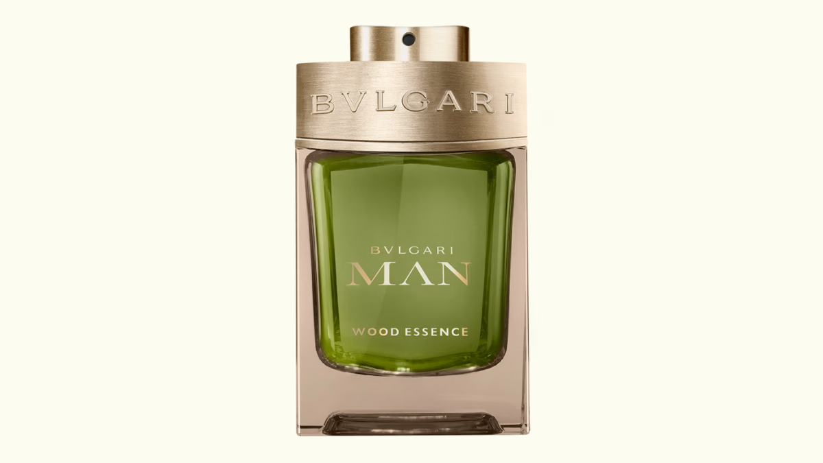 BVLGARI　MAN WOOD ESSENCEの香水ボトル