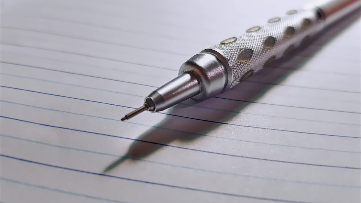 シャーペンのペン先の画像